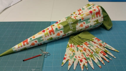 Atelier MiaMia Handmade Schultüte, Zuckertüte mit Namen und Einschulungsdatum ca. 85 cm