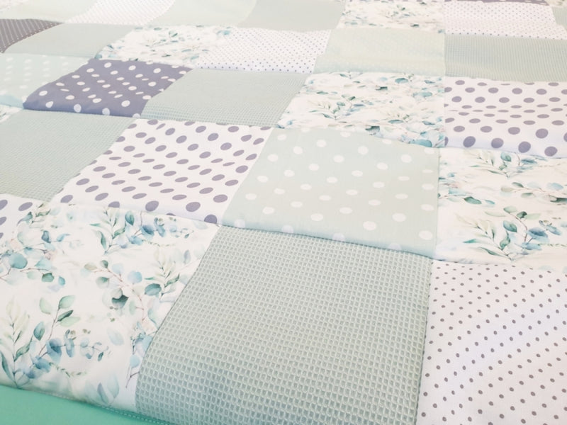 Atelier MiaMia blanket patchwork dots stars eucalyptus G with embroidery 16