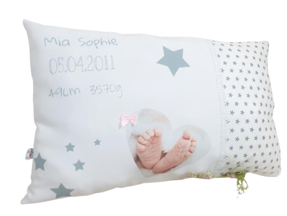 Geburtskissen - Namenskissen mit Stickerei und Panel oder Foto- von Atelier MiaMia