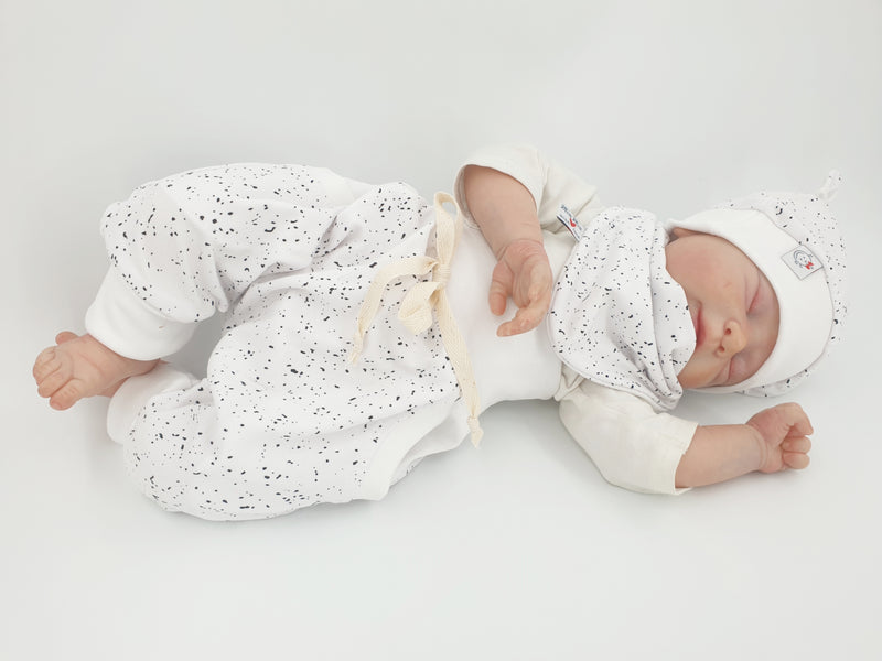 Coole Pumphose oder Babyset kurz und lang weiß kleine Tupfen schwarz von Atelier MiaMia