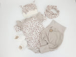 Atelier MiaMia Cool bloomers or baby set with button rib beige