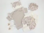 Atelier MiaMia - Maglia con cappuccio bimba da 50-140 manica corta o lunga coste beige fiori