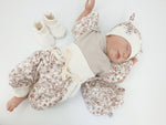 Pumphose oder Set Baby von 50-140 Designerbabyhose Blumen beige von Atelier MiaMia
