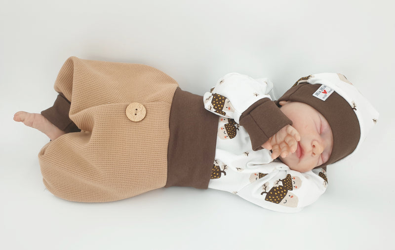 Atelier MiaMia Cool bloomers or baby set with button up to size. 140 beige / brown
